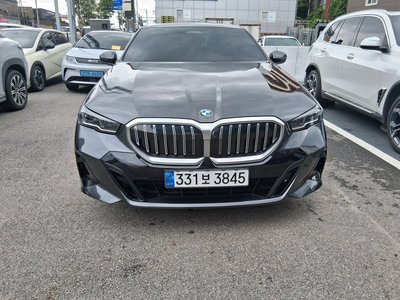 2026 BMW 5 SERIES photo 4