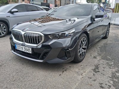 2026 BMW 5 SERIES photo 2
