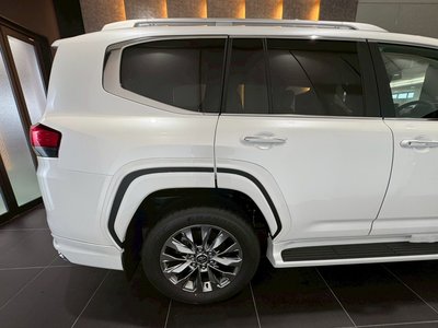 2025 Toyota LAND CRUISER 300 — миниатюра 25