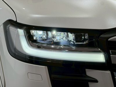 2025 Toyota LAND CRUISER 300 — миниатюра 16