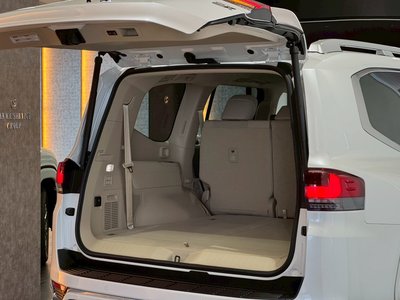 2025 Toyota LAND CRUISER 300 — миниатюра 38