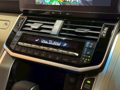 2025 Toyota LAND CRUISER 300 — миниатюра 70