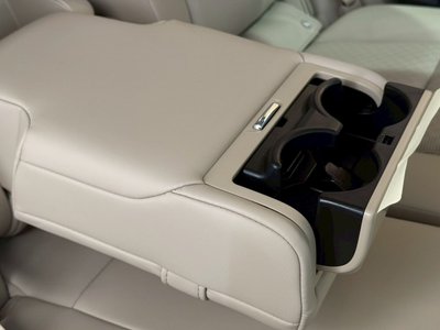 2025 Toyota LAND CRUISER 300 — миниатюра 53