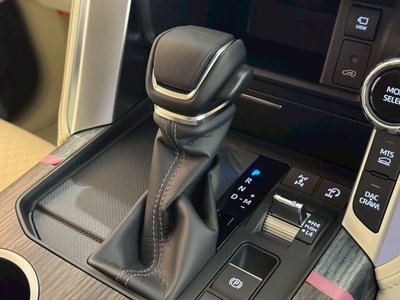 2025 Toyota LAND CRUISER 300 — миниатюра 74
