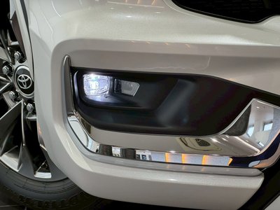 2025 Toyota LAND CRUISER 300 — миниатюра 18