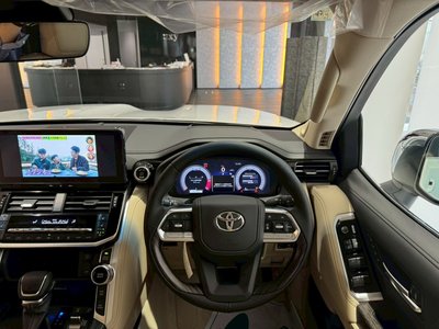 2025 Toyota LAND CRUISER 300 — миниатюра 62