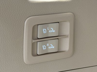 2025 Toyota LAND CRUISER 300 — миниатюра 39