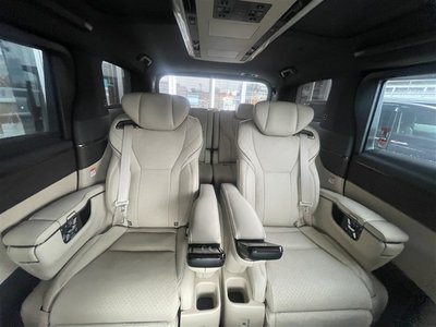 2026 Toyota ALPHARD — миниатюра 12