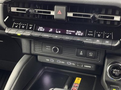 TOYOTA LAND CRUISER 250 - 8