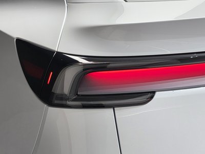 2026 Tesla MODEL Y — фото 10