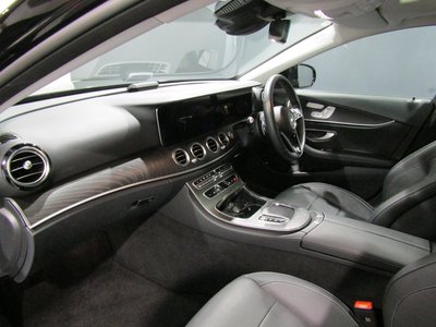 MERCEDES-BENZ E-CLASS - 7