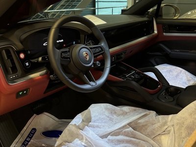 صورة 7 لـ 2024 Porsche CAYENNE