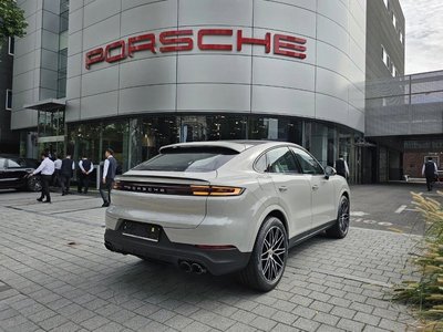 صورة 3 لـ 2024 Porsche CAYENNE