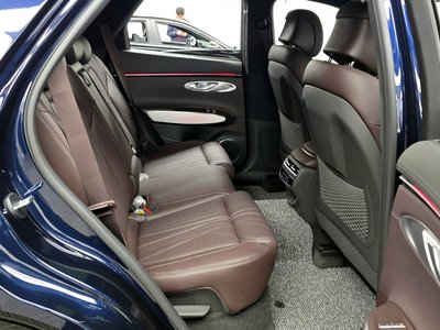 2024 Genesis GV70 — миниатюра 17