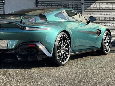 ASTON MARTIN VANTAGE - 9