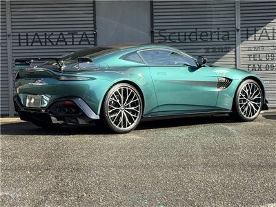 ASTON MARTIN VANTAGE - 10