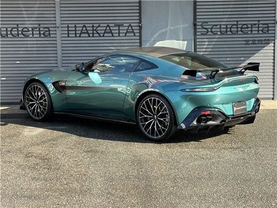 ASTON MARTIN VANTAGE - 7