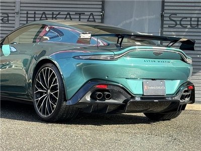 ASTON MARTIN VANTAGE - 8
