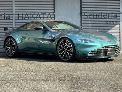 ASTON MARTIN VANTAGE - 1