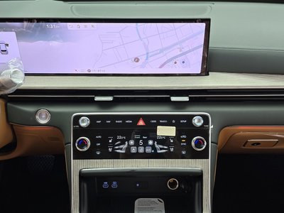 2026 Genesis GV80 thumbnail 19