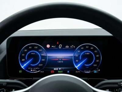 صورة 8 لـ 2025 Mercedes-BENZ EQA