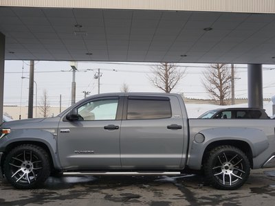 TOYOTA TUNDRA - 10