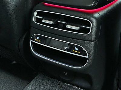 2021 Genesis GV70 — миниатюра 18
