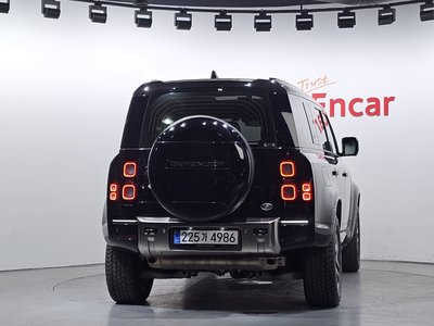 LAND ROVER DEFENDER - 3