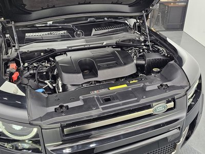 LAND ROVER DEFENDER - 7