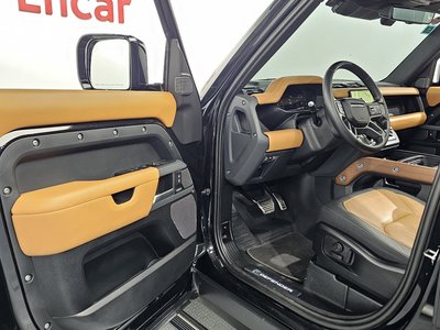 LAND ROVER DEFENDER - 10