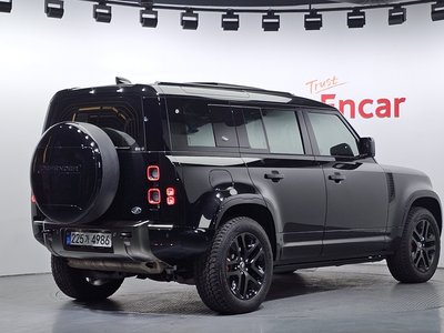 LAND ROVER DEFENDER - 4