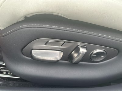صورة مصغرة 66 لـ 2023 Lexus LS