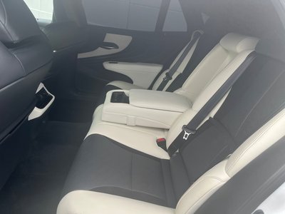 صورة مصغرة 59 لـ 2023 Lexus LS