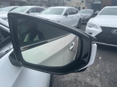 صورة مصغرة 63 لـ 2023 Lexus LS