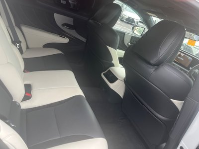 صورة مصغرة 42 لـ 2023 Lexus LS