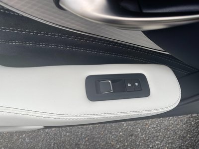 صورة مصغرة 65 لـ 2023 Lexus LS