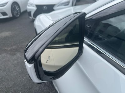 صورة مصغرة 61 لـ 2023 Lexus LS