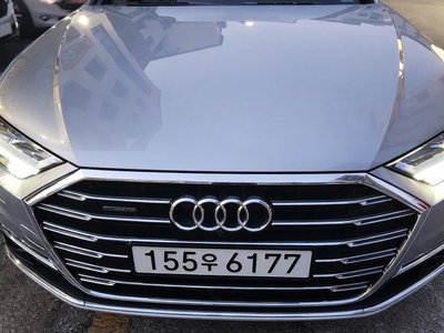 AUDI A8 - 1