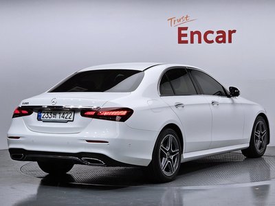 MERCEDES-BENZ E-CLASS - 3