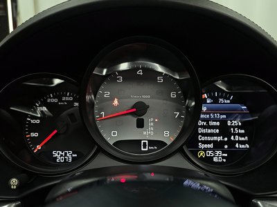 PORSCHE 718 BOXSTER - 8