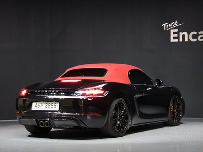 PORSCHE 718 BOXSTER - 4