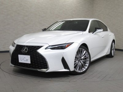 LEXUS IS