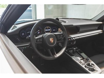 صورة 10 لـ 2023 Porsche 911