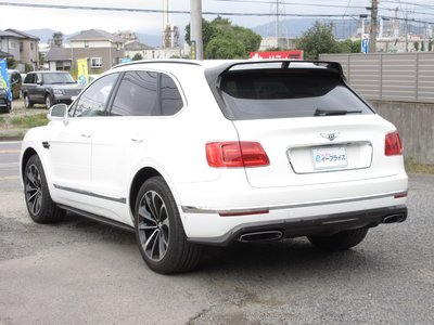 BENTLEY BENTAYGA - 7