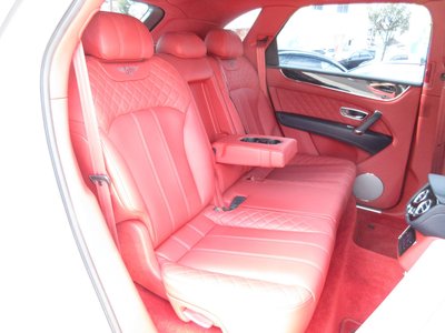 صورة مصغرة 109 لـ 2017 Bentley BENTAYGA