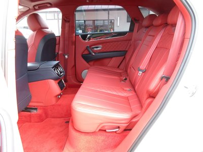 صورة مصغرة 108 لـ 2017 Bentley BENTAYGA