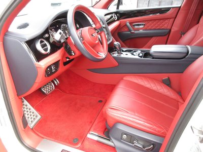 صورة مصغرة 13 لـ 2017 Bentley BENTAYGA