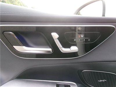 2025 Mercedes-BENZ GLC — миниатюра 31