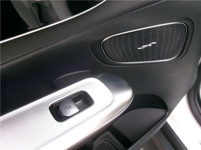 2025 Mercedes-BENZ GLC — миниатюра 32