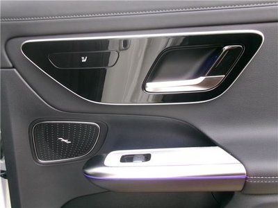 2025 Mercedes-BENZ GLC — миниатюра 41